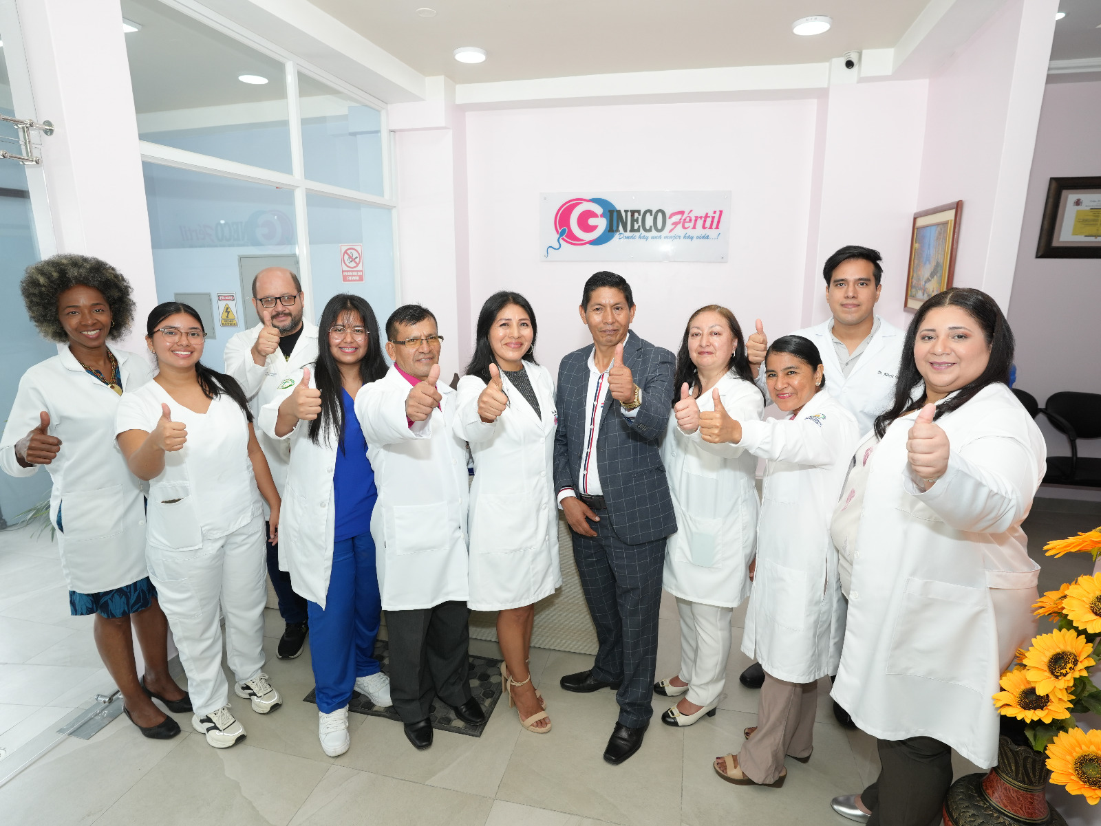 Equipo de especialistas en ginecología y fertilidad de la clínica Ginecofertil Guayaquil
